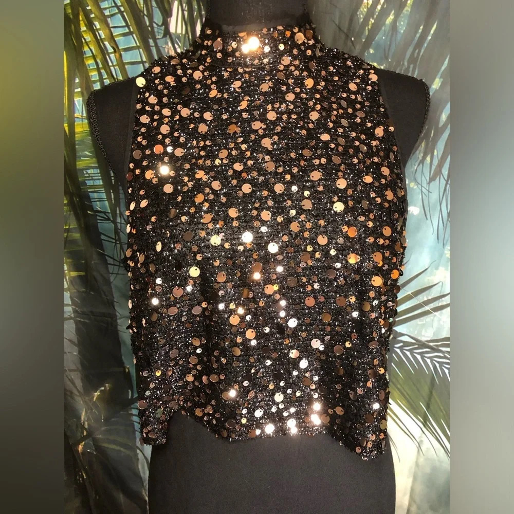 Sleeveless Sequin Crop top - Picture 8 of 12